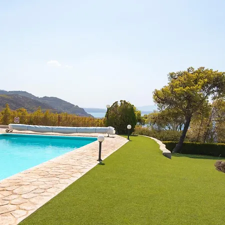 Villa Lahtagas Estate With Private Swimming Pool *